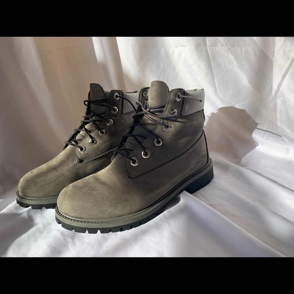 Grey timberlands